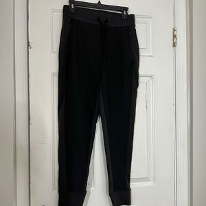 Athleta Black Headlands Hybrid Trek Joggers Midrise Size 4 Hiking UPF 50+